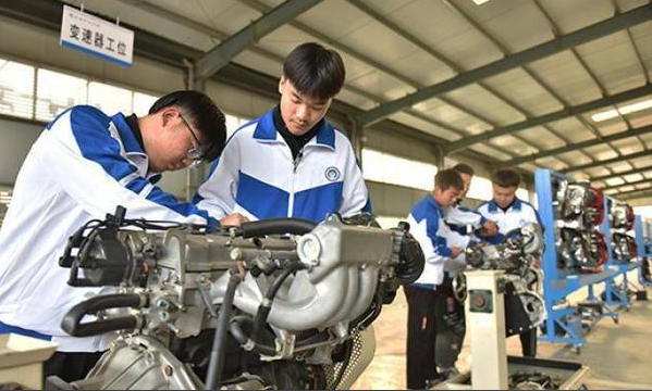 为学生开辟宽广开展空间职业教育是终身教育系统的重要环节 为学生开辟宽广开展空间职业教育是终身教育系统的重要环节